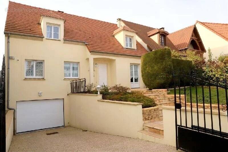 Maison à SAVIGNY-SUR-ORGE