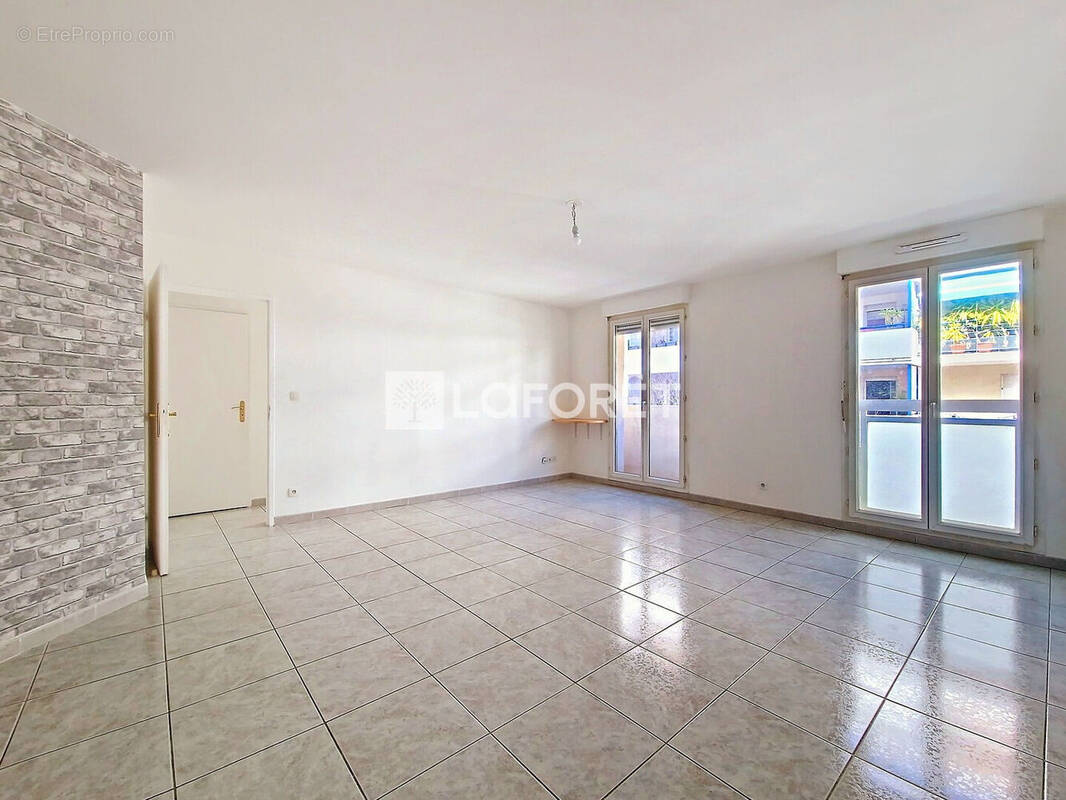 Appartement à MARSEILLE-8E