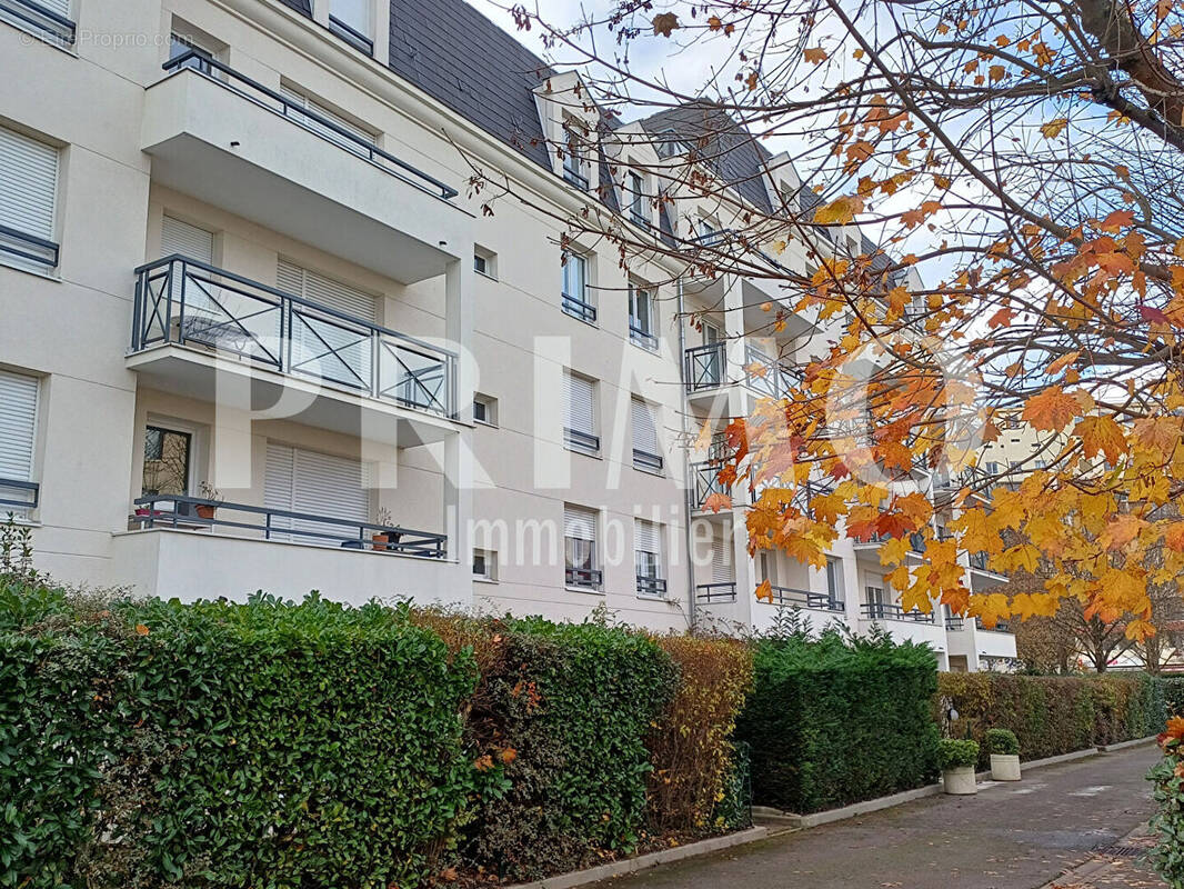 Appartement à FRESNES