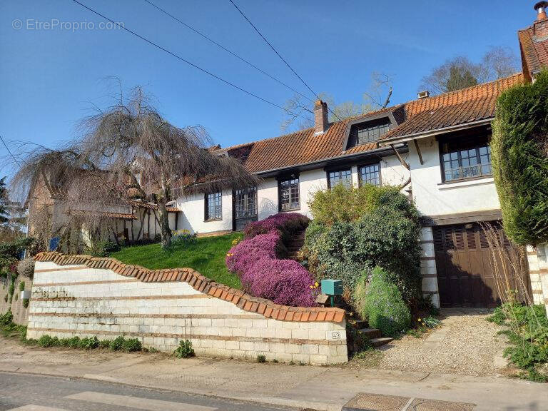 Maison à MOURIEZ