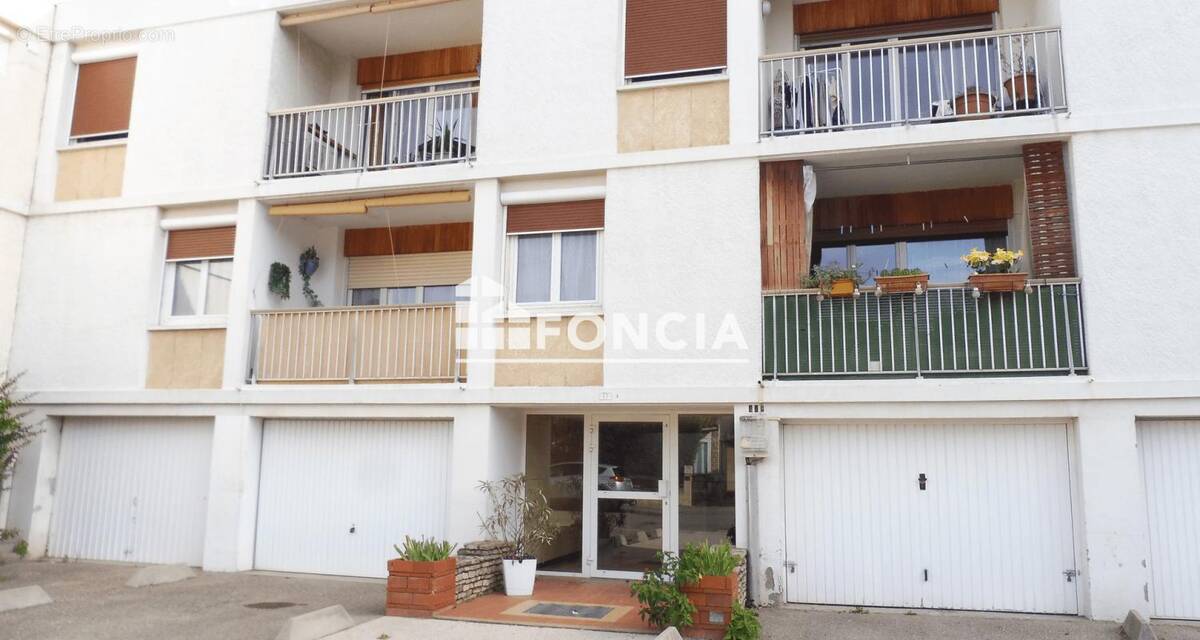 Appartement à LUNEL