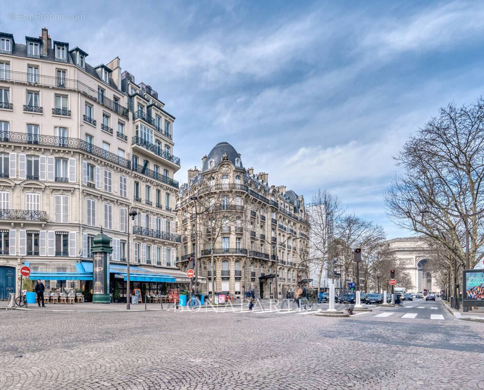 Appartement à PARIS-16E