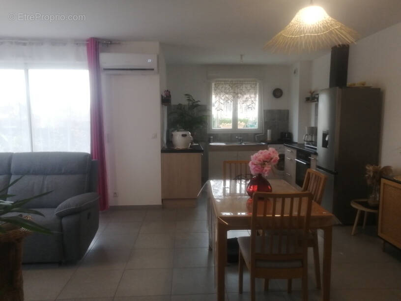 Appartement à PERET