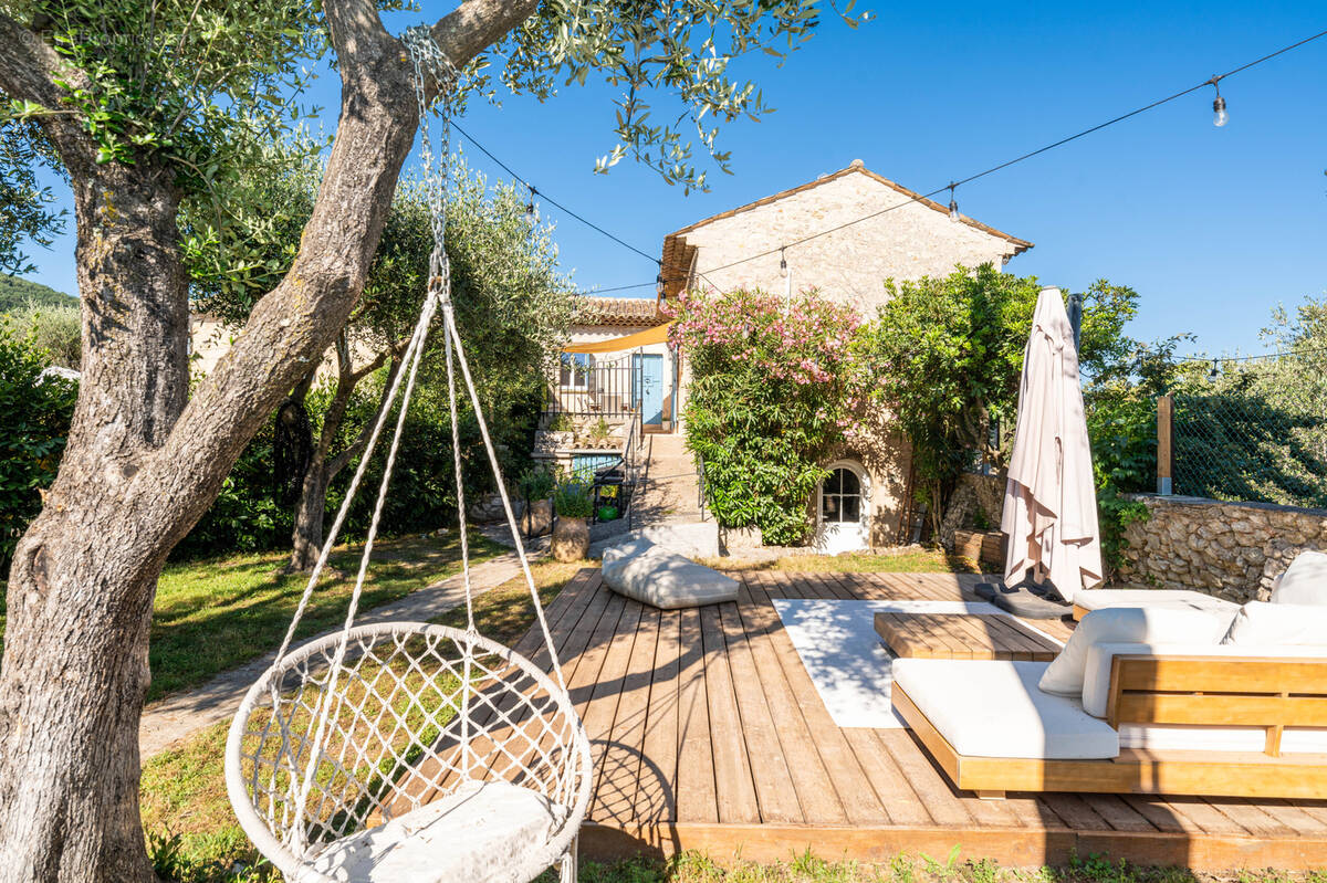 Maison à TOURRETTES-SUR-LOUP