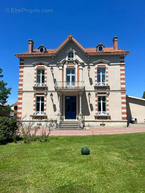 OVERVIEW - Maison à ROUMAZIERES-LOUBERT