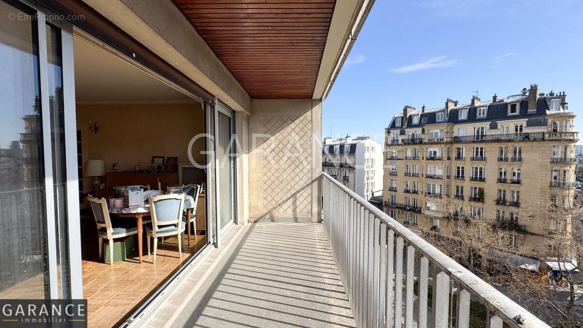 Appartement à PARIS-14E