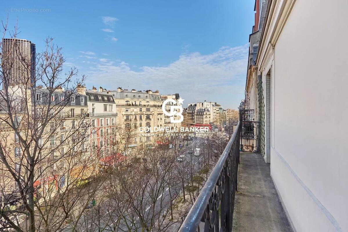 Appartement à PARIS-14E