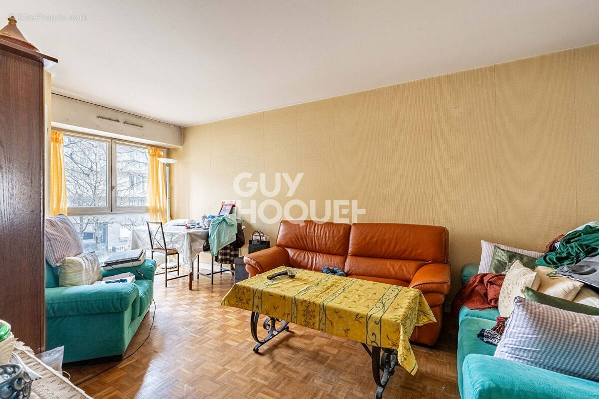 Appartement à LA GARENNE-COLOMBES