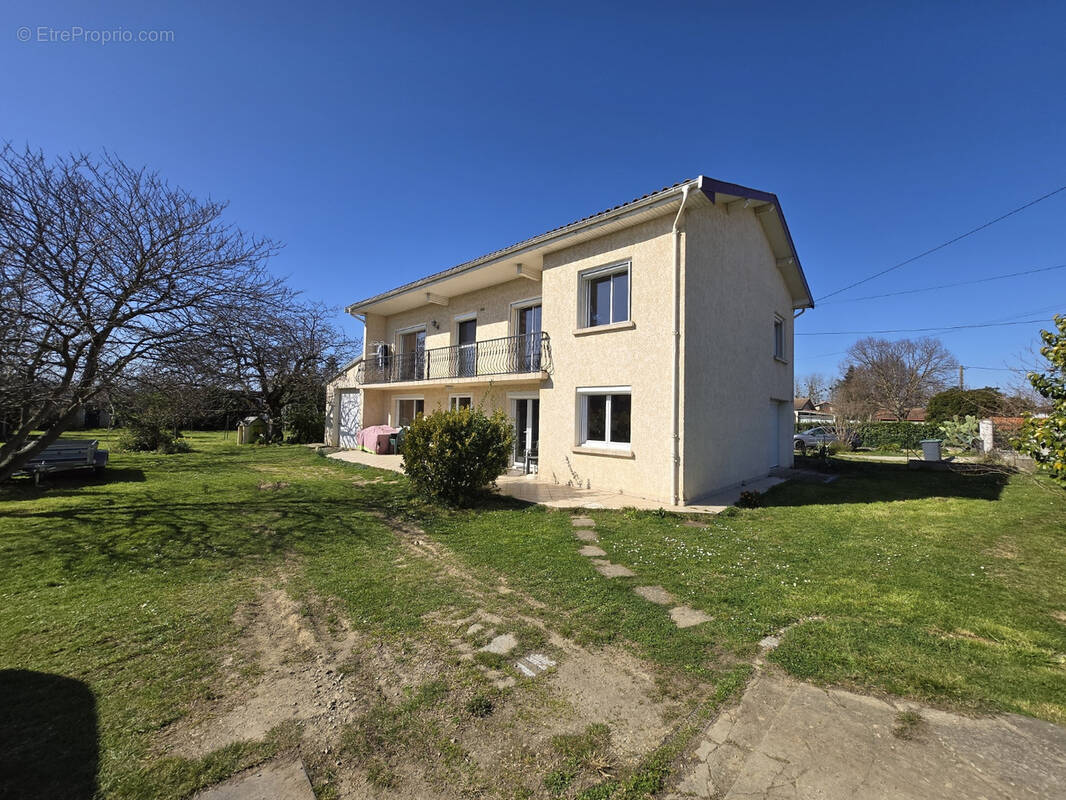 Maison à LA TOUR-DU-CRIEU