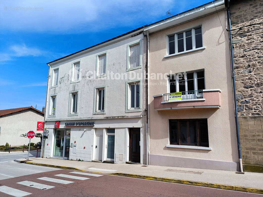 Appartement à SAINT-JUST-LA-PENDUE