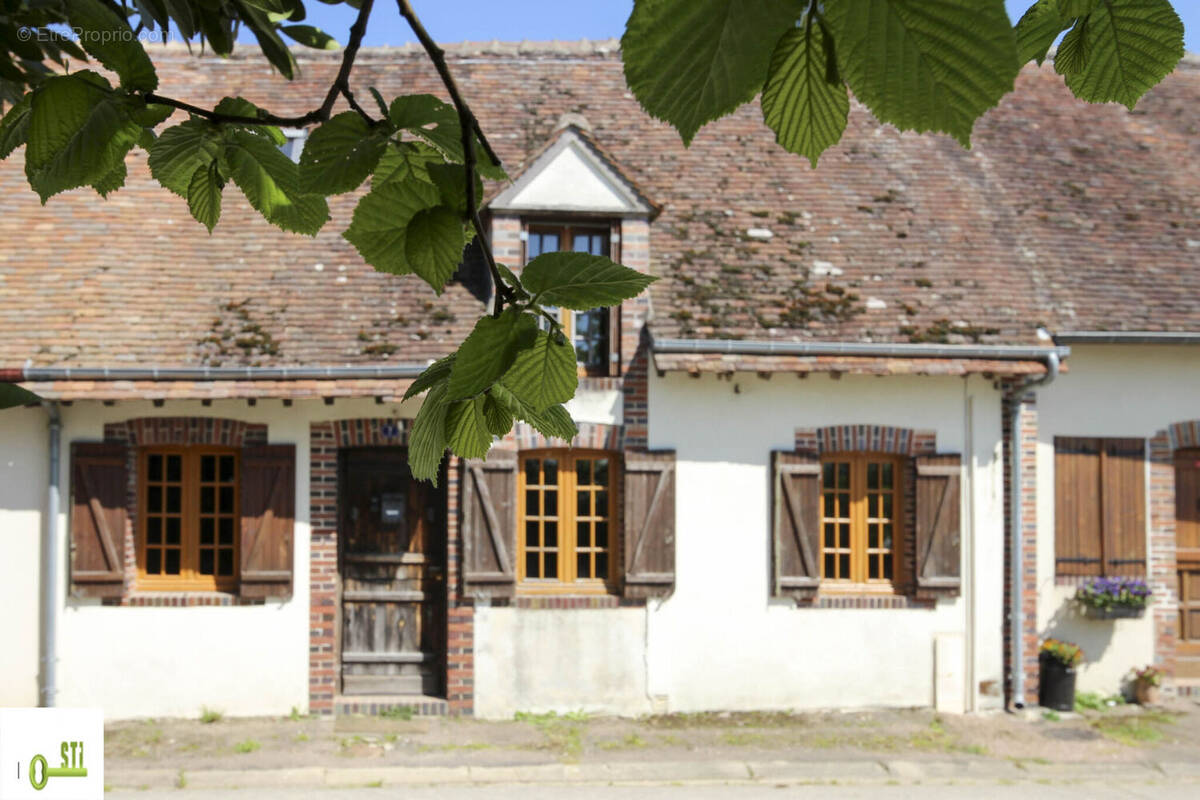 Photo 1 - Maison à LE CHARME