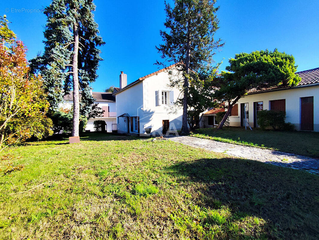 Maison à SAINT-LAURENT-DE-CERIS