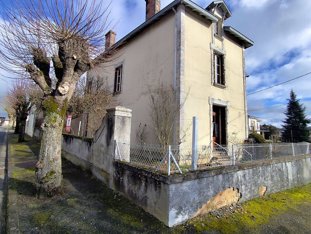 Maison à CONFOLENS