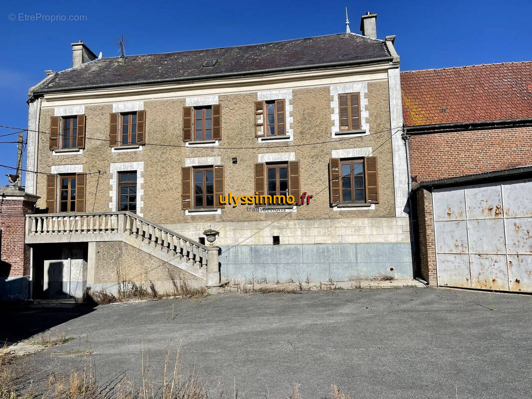 Cour - Maison à DAVENESCOURT