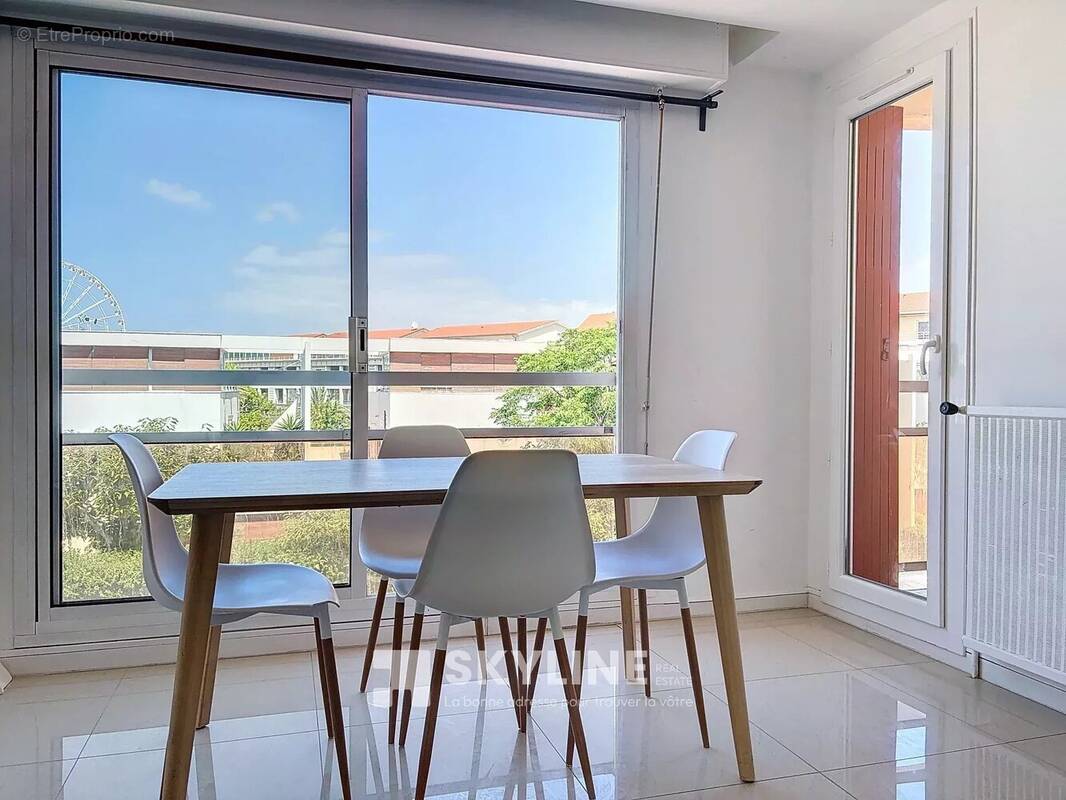 Appartement à MARSEILLE-8E