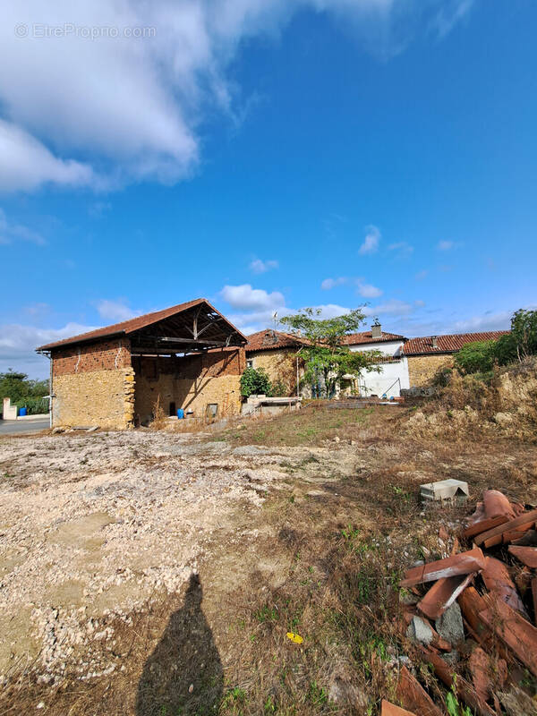 Terrain à AURIGNAC