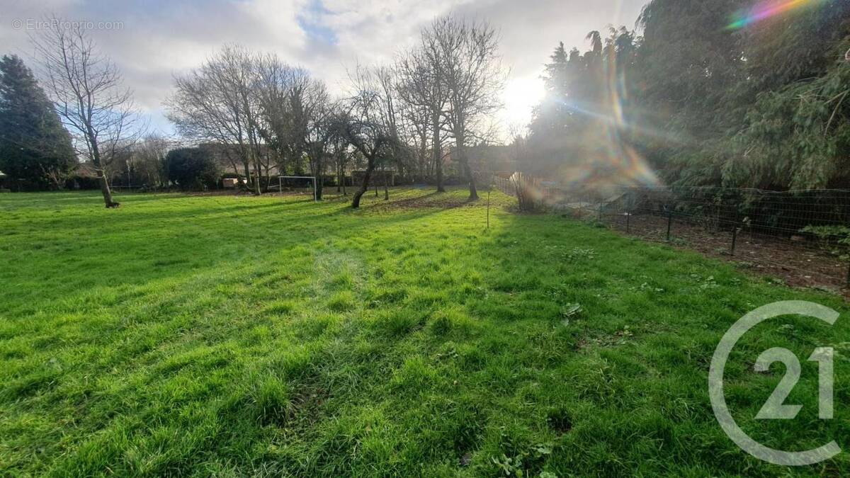 Terrain à CAMPAGNE-LES-HESDIN