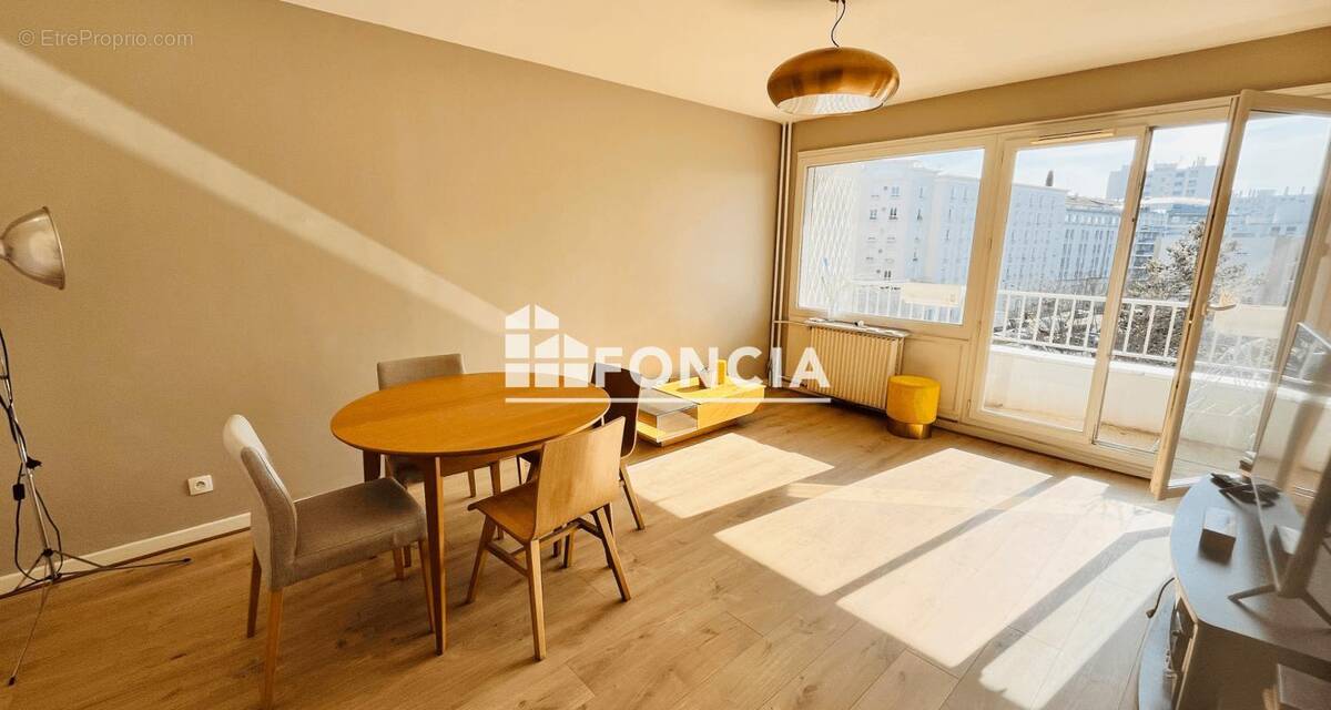 Appartement à LYON-8E