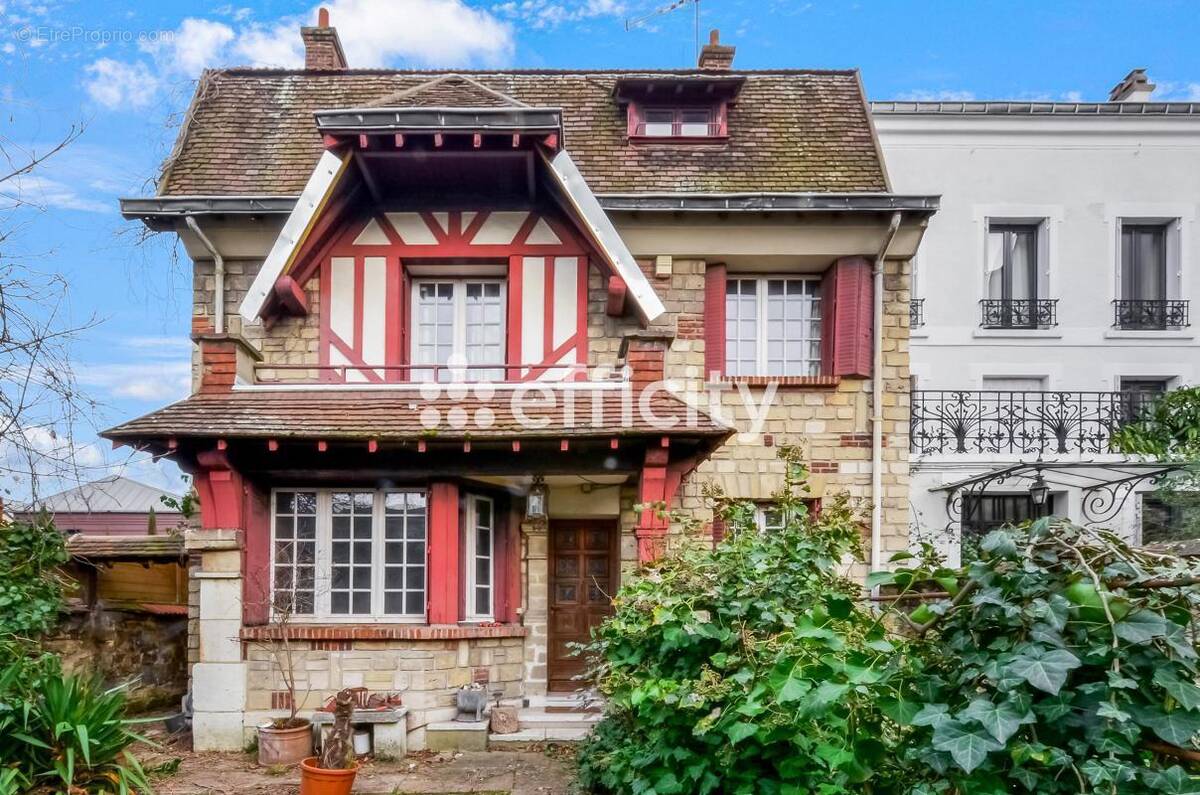 Maison à LA GARENNE-COLOMBES