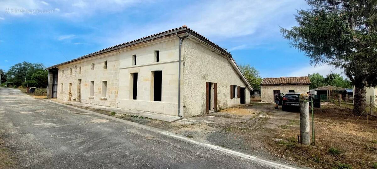 Maison à LAGORCE