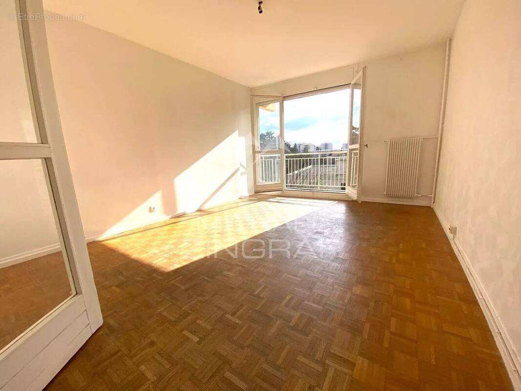 Appartement à SAINTE-FOY-LES-LYON