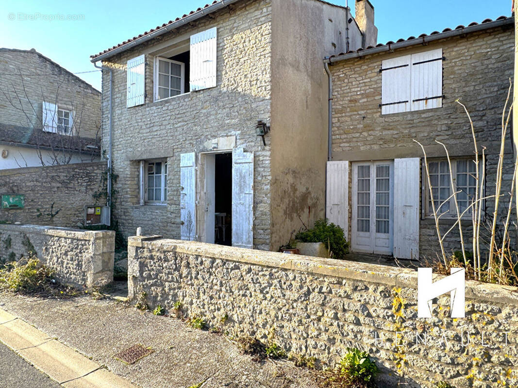 Maison à SAINT-CLEMENT-DES-BALEINES