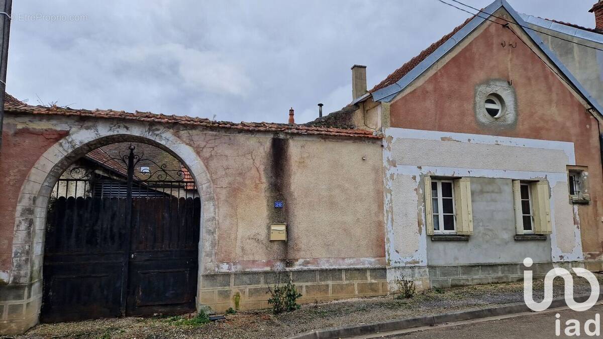 Photo 1 - Maison à CRUZY-LE-CHATEL