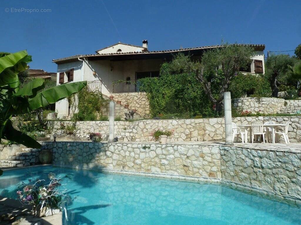 Piscine - Maison à TOURRETTES-SUR-LOUP