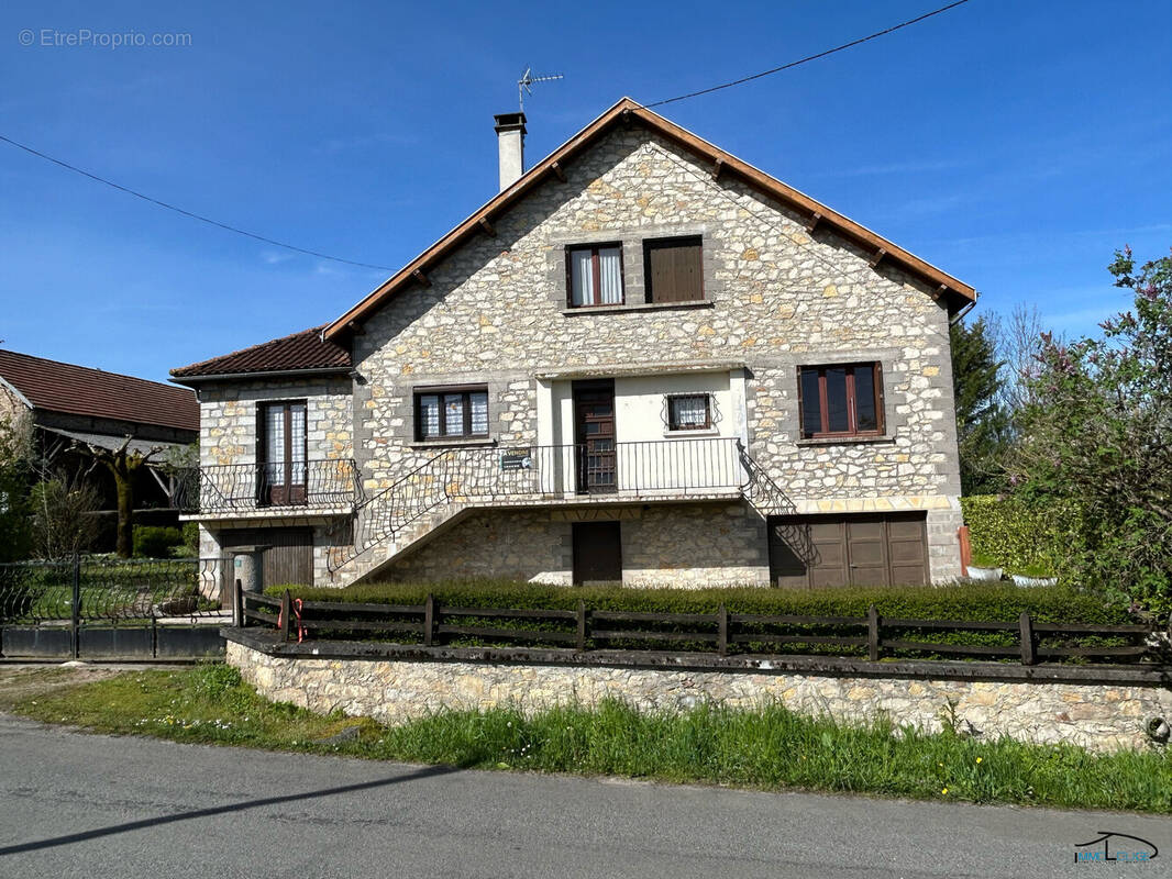 Maison à LANUEJOULS