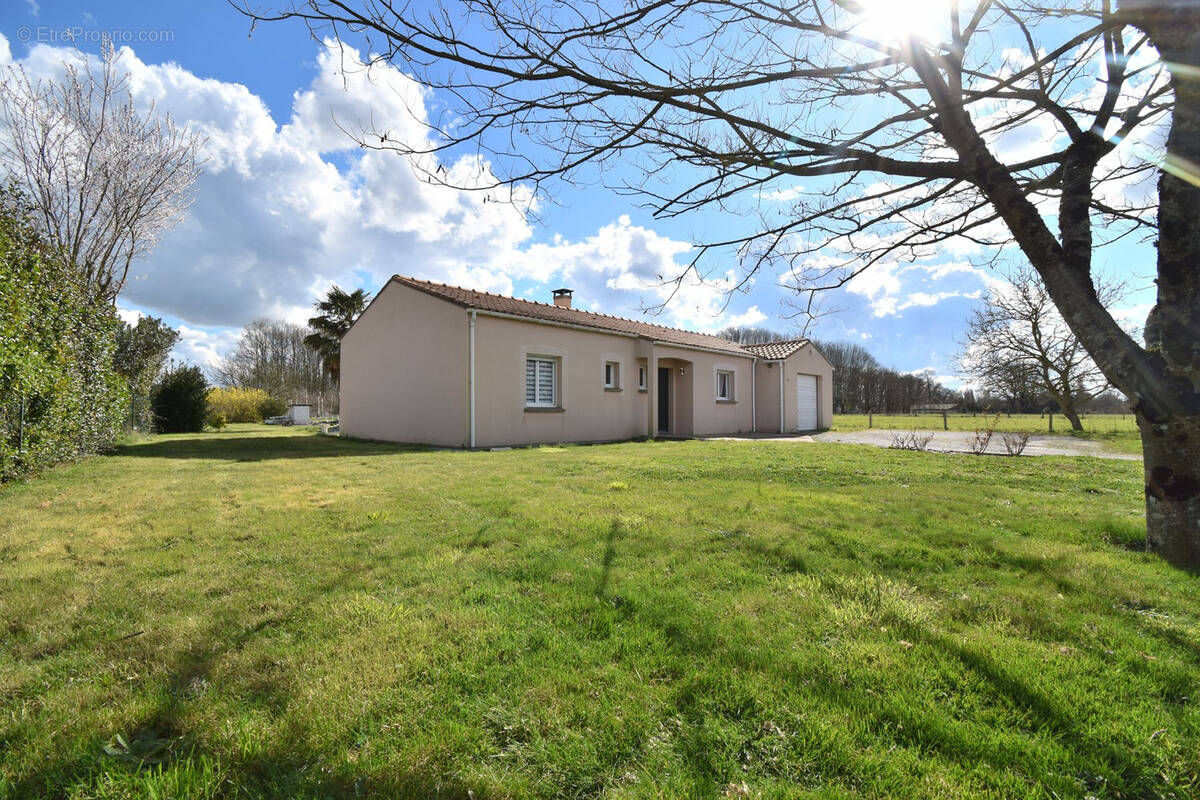 Maison à MONTBERT