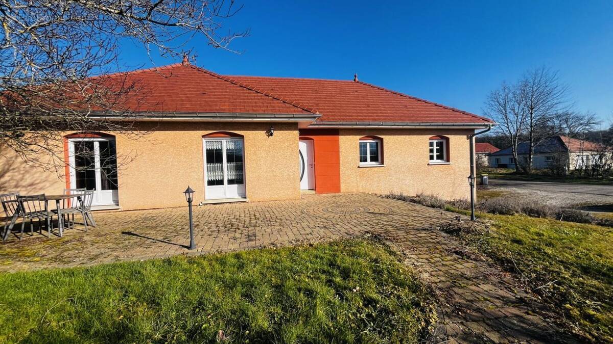 Maison à L&#039;ISLE-SUR-LE-DOUBS