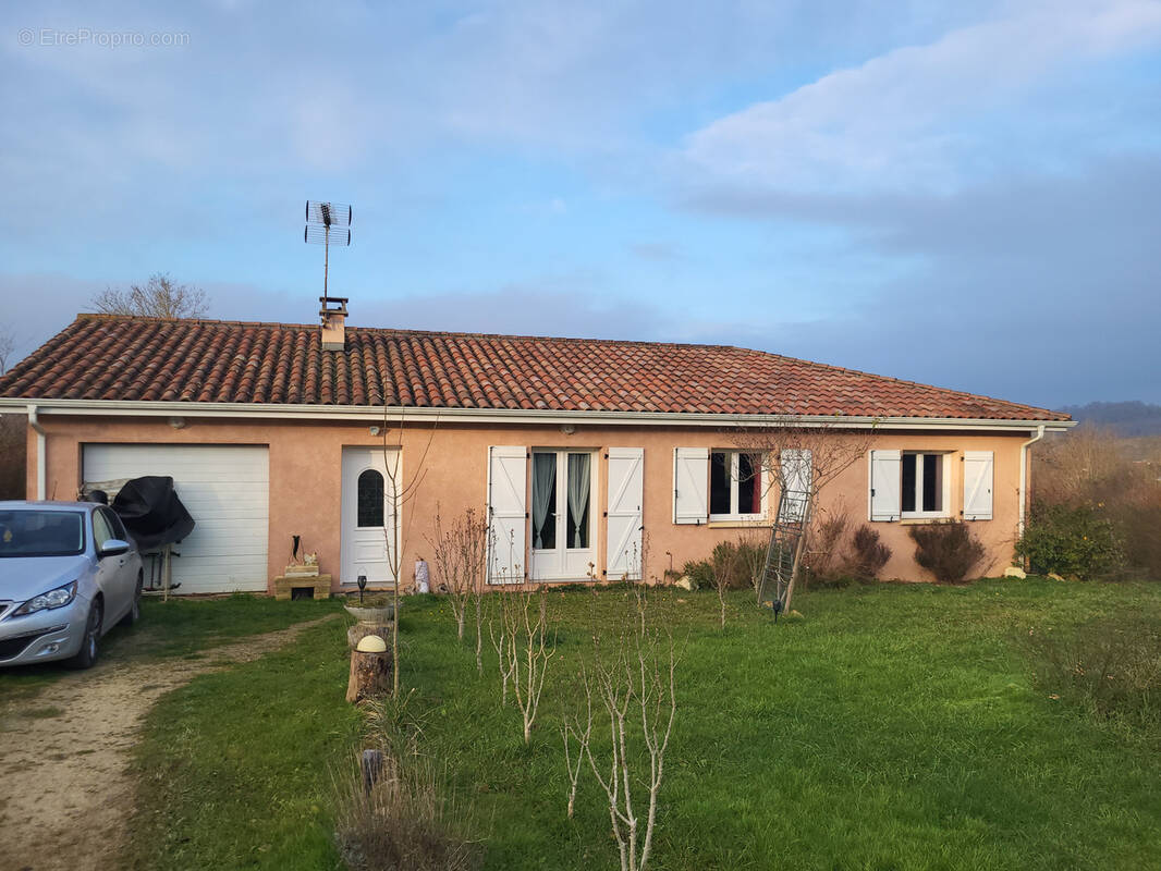 Maison à CASTERA-VERDUZAN