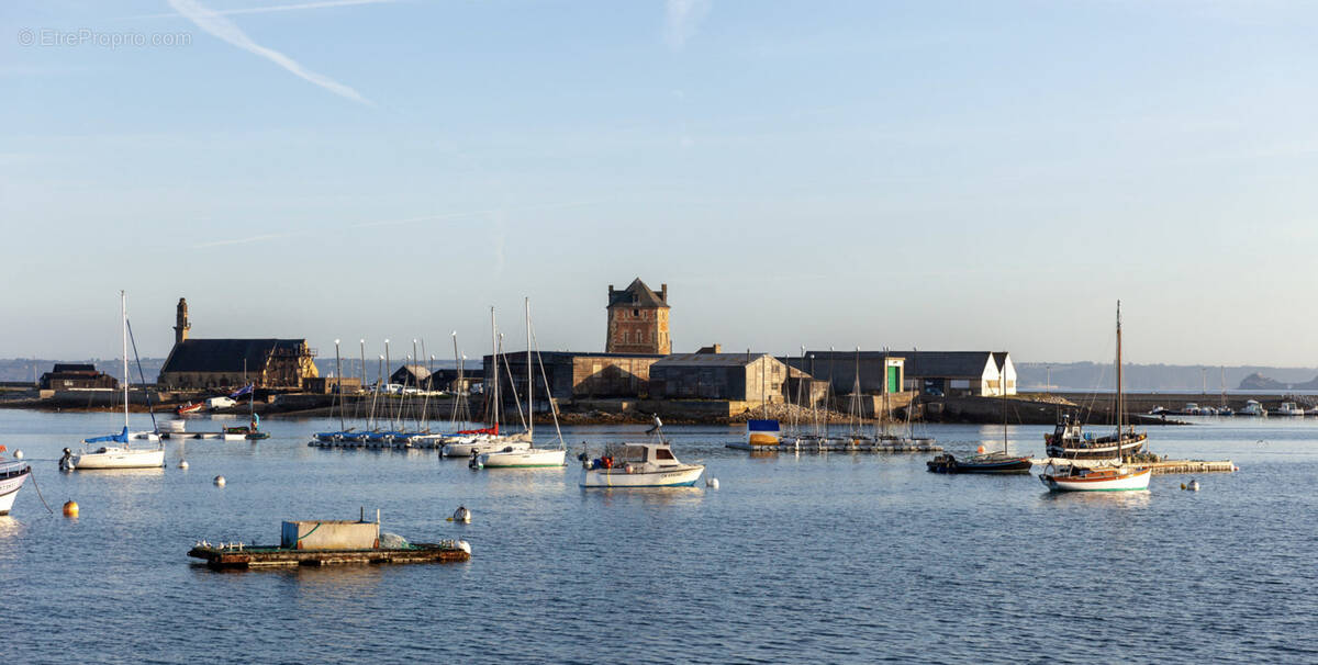 Maison à CAMARET-SUR-MER