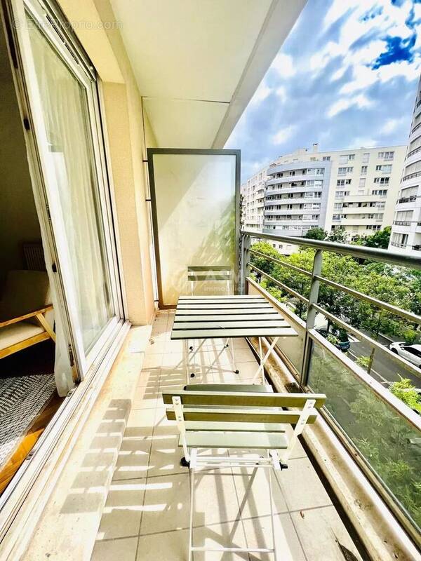 Appartement à COURBEVOIE