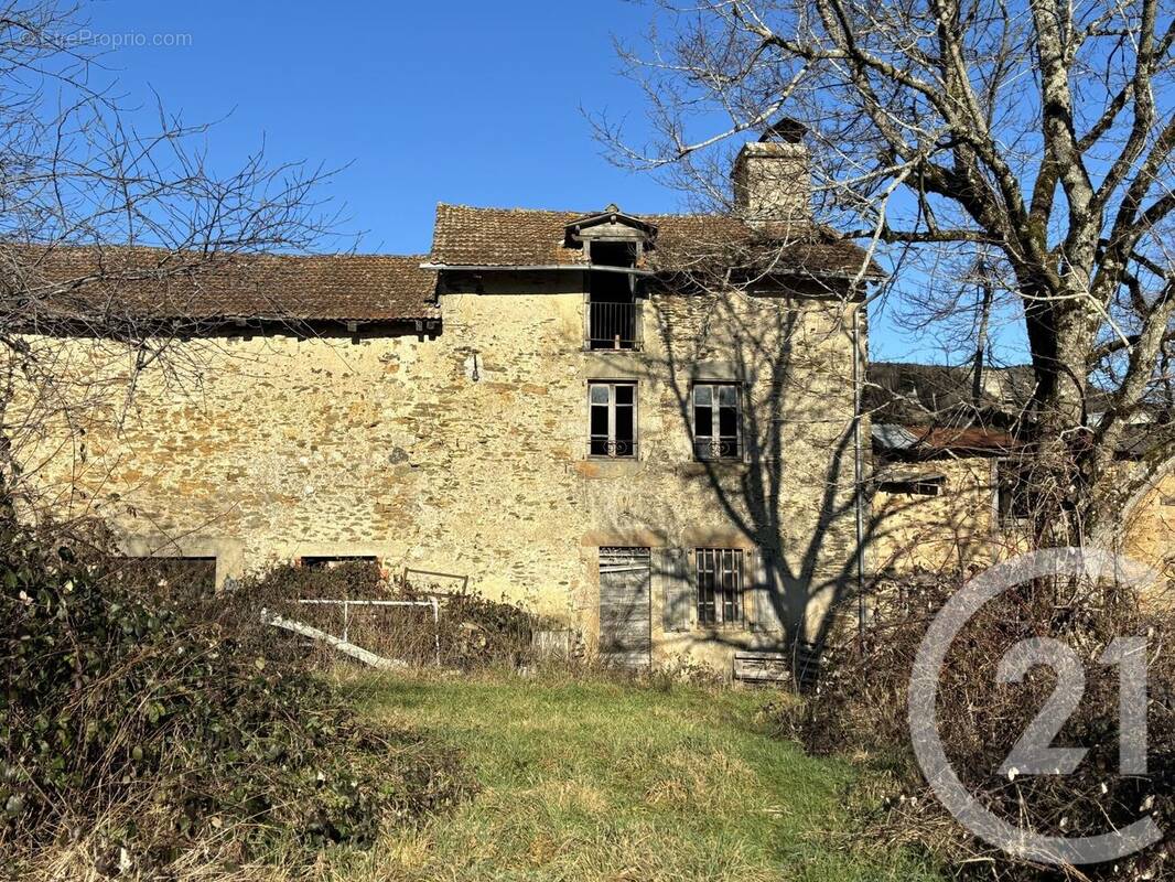 Maison à SANSAC-DE-MARMIESSE