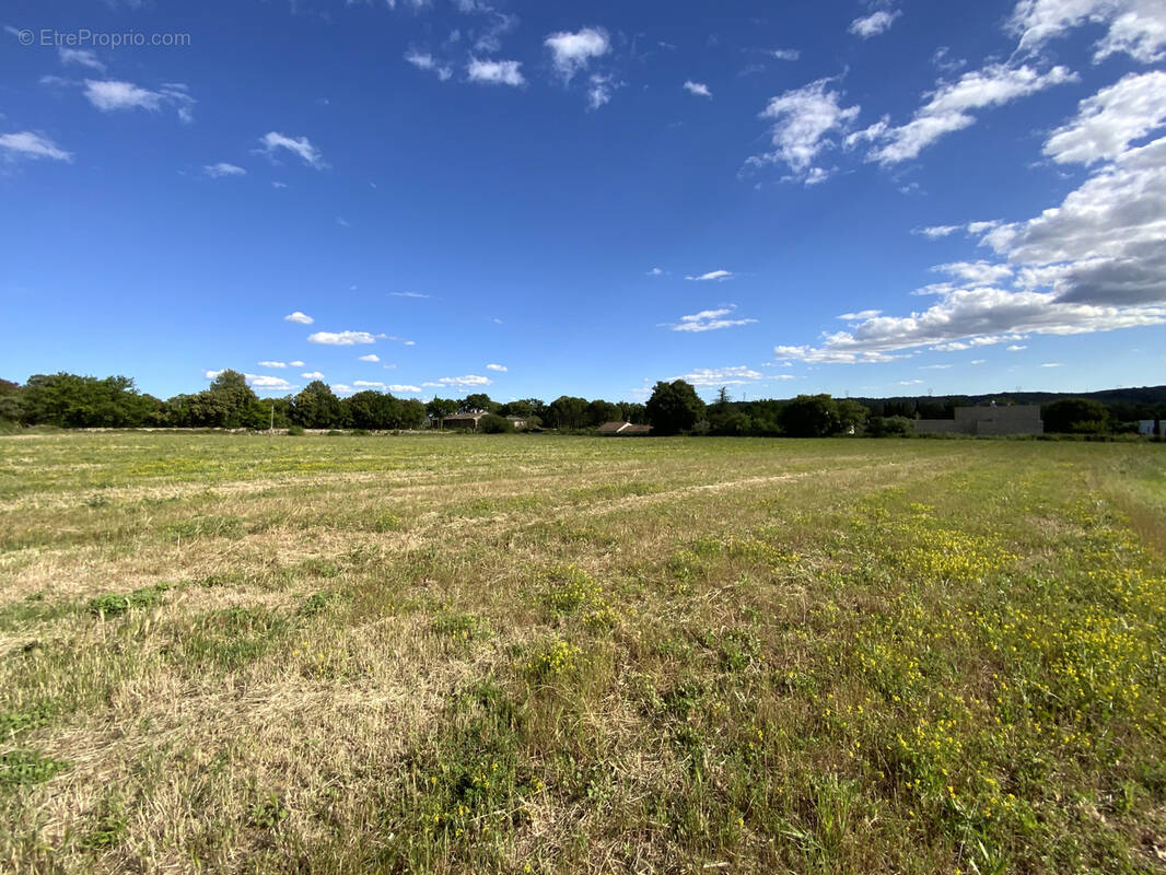 Terrain à UZES