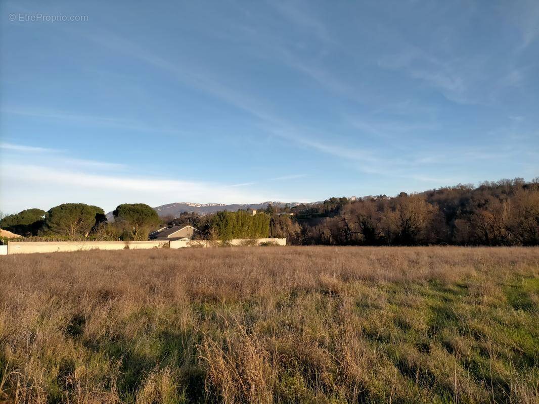 Terrain à ROMANS-SUR-ISERE