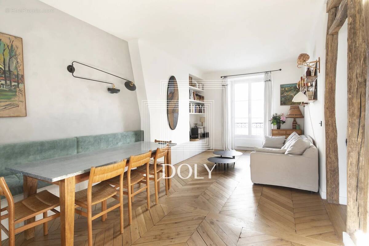 Appartement à PARIS-16E