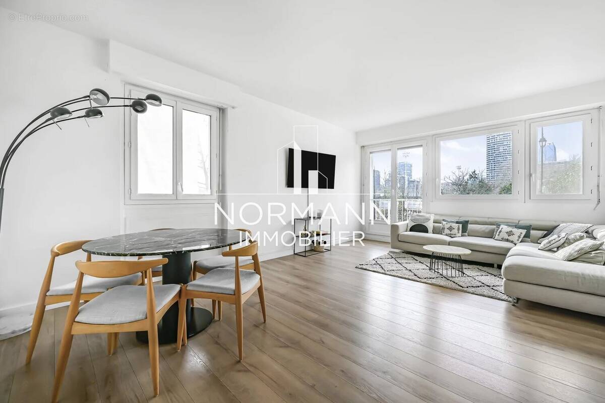 Appartement à NEUILLY-SUR-SEINE