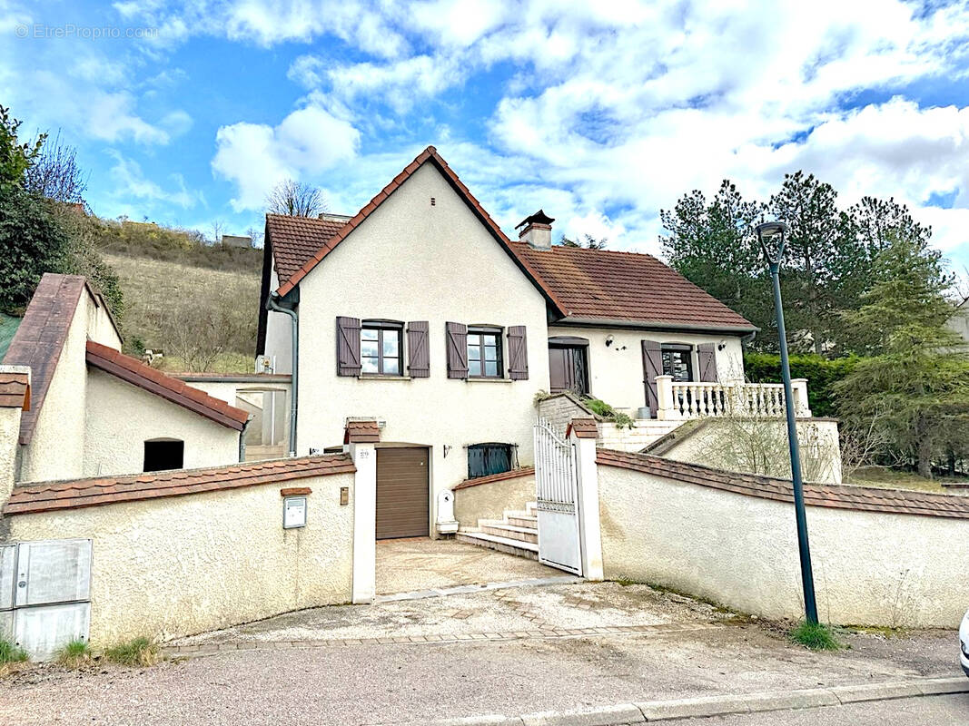 Maison à PLOMBIERES-LES-DIJON