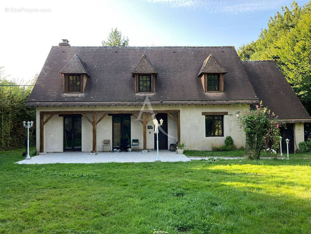 Maison à SAINT-CYR-LA-CAMPAGNE