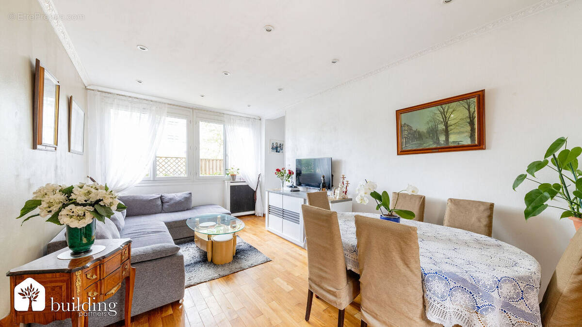 Appartement à COURBEVOIE