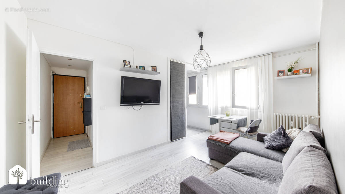 Appartement à COURBEVOIE