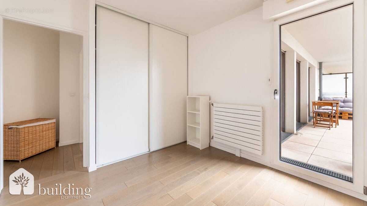 Appartement à COURBEVOIE