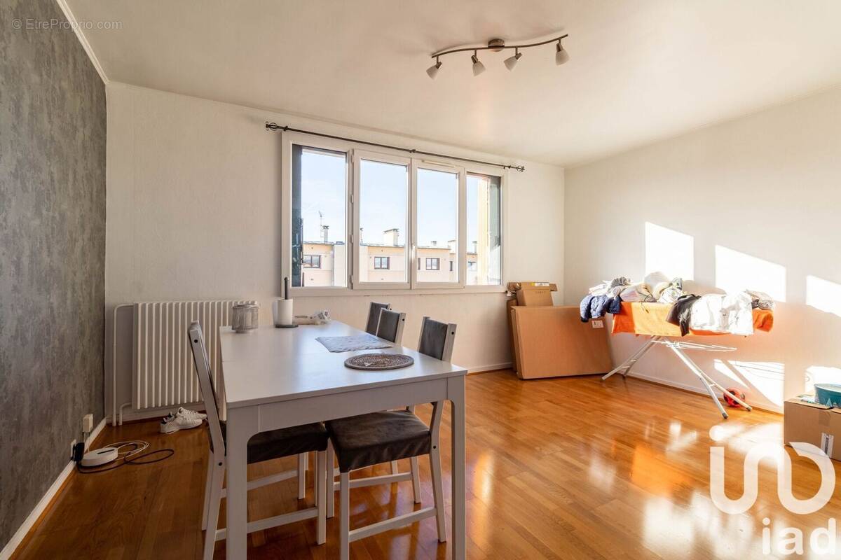 Photo 1 - Appartement à LES CLAYES-SOUS-BOIS