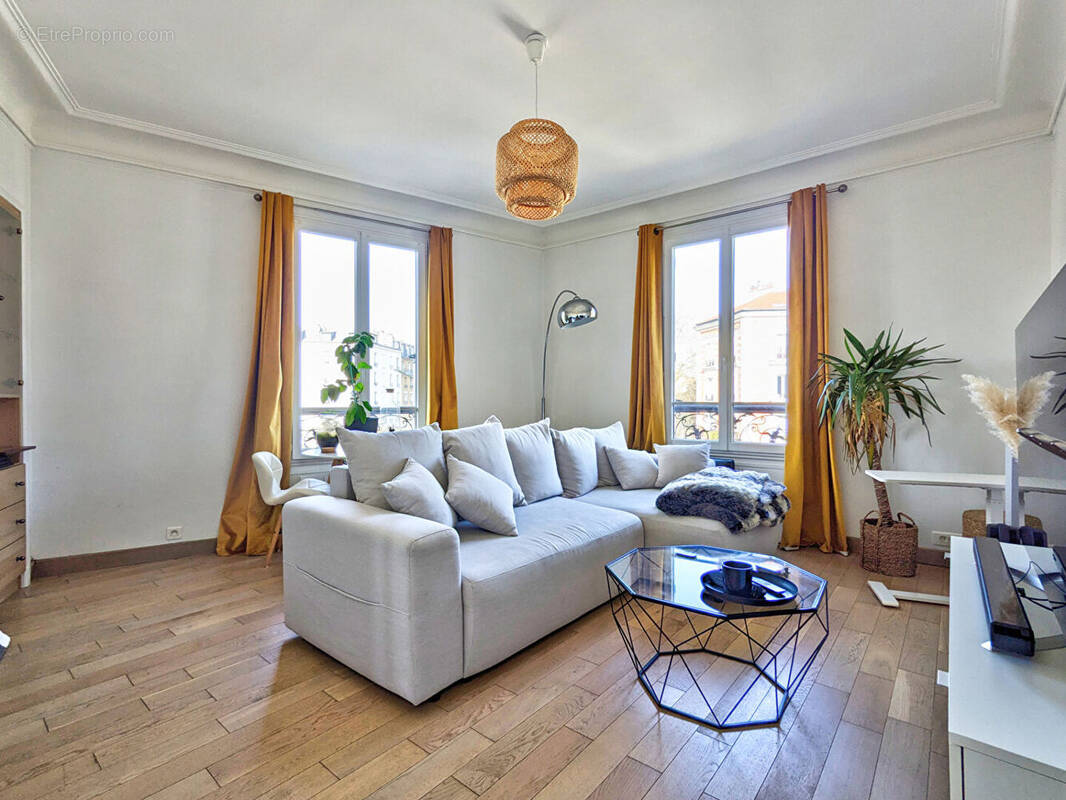 Appartement à LA GARENNE-COLOMBES