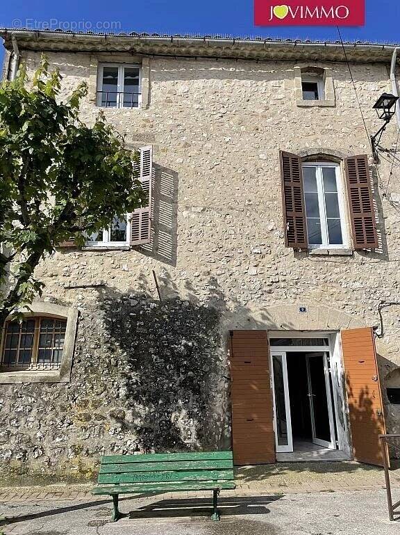 Maison à LA BASTIDE-DES-JOURDANS