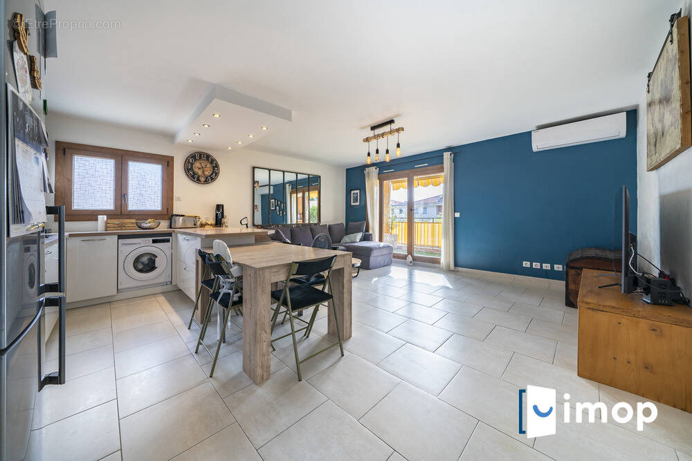 Appartement à SAINT-LAURENT-DU-VAR