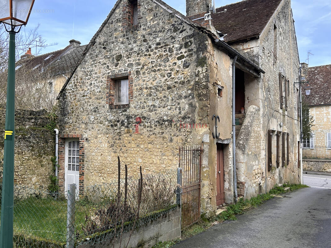 Maison à LE PIN-LA-GARENNE