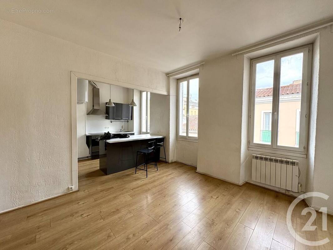 Appartement à MARSEILLE-4E